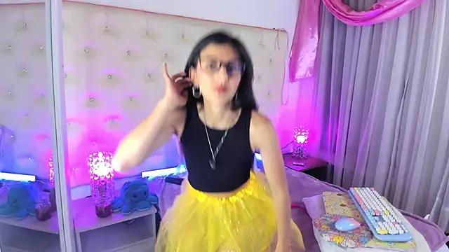 Girls: Stay up-to-date with the latest immersive cam streams gallery and try the most sensual entertainers flaunt their aroused bushes and steaming hot physiques as they lay bare and cum.