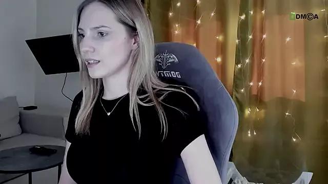AdeleShineM from StripChat is Freechat
