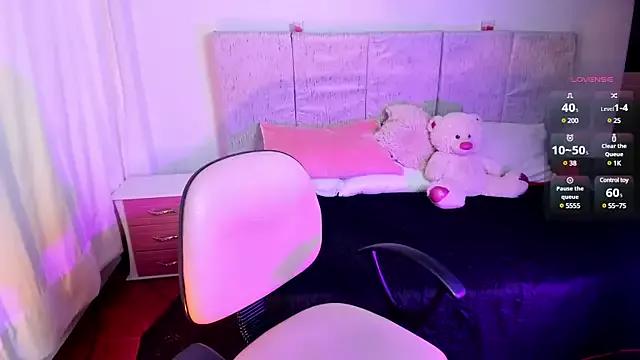 AkiraAsay from StripChat is Freechat