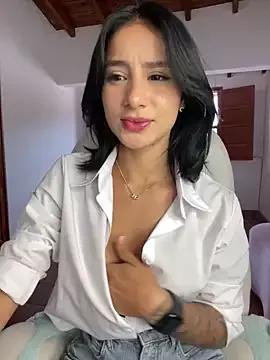 Ale_Lewis from StripChat is Freechat