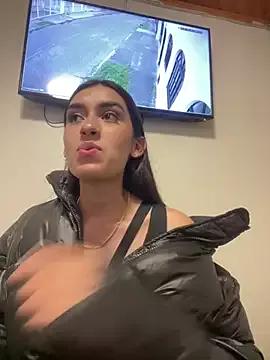 Alejandraa_pinkk_ from StripChat is Freechat