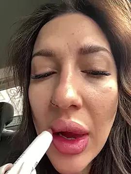 AleksandraRich from StripChat is Freechat