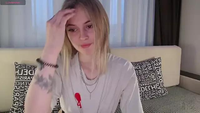 AlicaMontana from StripChat is Freechat