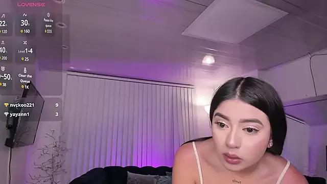 amelie_jhons from StripChat is Freechat