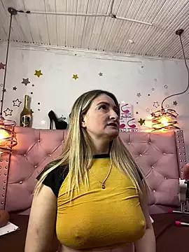 Girls: Stay up-to-date with the latest immersive cam streams gallery and try the most sensual entertainers flaunt their aroused bushes and steaming hot physiques as they lay bare and cum.