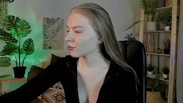 Girls: Stay up-to-date with the latest immersive cam streams gallery and try the most sensual entertainers flaunt their aroused bushes and steaming hot physiques as they lay bare and cum.