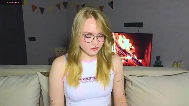 Girls: Stay up-to-date with the latest immersive cam streams gallery and try the most sensual entertainers flaunt their aroused bushes and steaming hot physiques as they lay bare and cum.