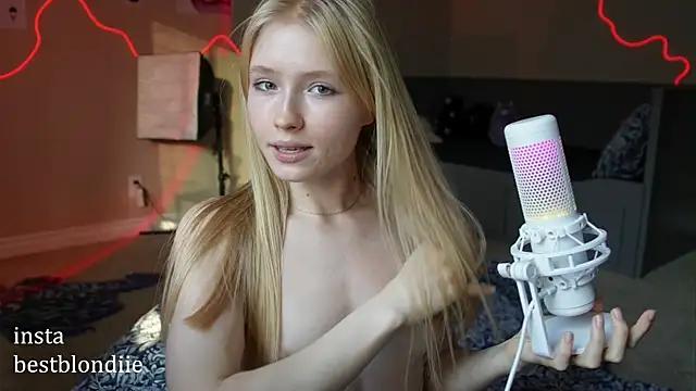 Girls: Stay up-to-date with the latest immersive cam streams gallery and try the most sensual entertainers flaunt their aroused bushes and steaming hot physiques as they lay bare and cum.