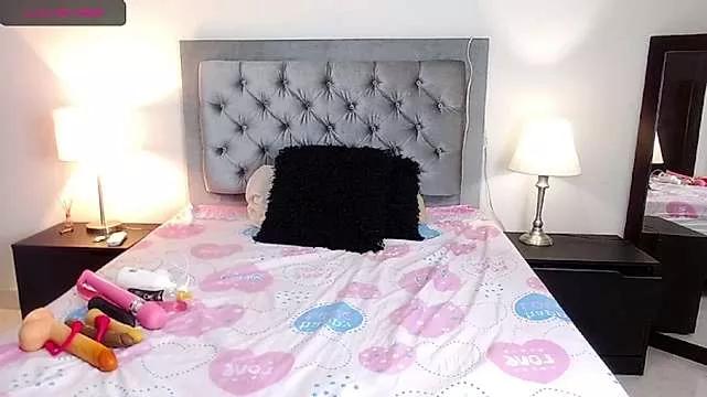 Girls: Stay up-to-date with the latest immersive cam streams gallery and try the most sensual entertainers flaunt their aroused bushes and steaming hot physiques as they lay bare and cum.