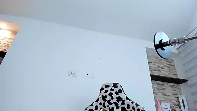 Girls: Stay up-to-date with the latest immersive cam streams gallery and try the most sensual entertainers flaunt their aroused bushes and steaming hot physiques as they lay bare and cum.