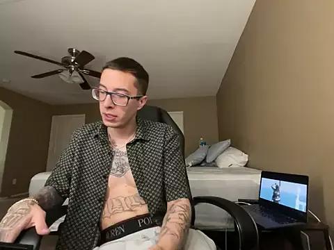 Bwcjoshbanks from StripChat is Freechat