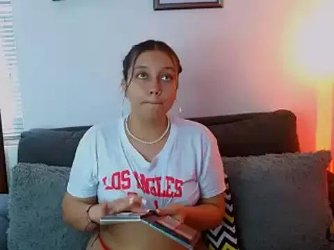 camila_lewis from StripChat is Freechat