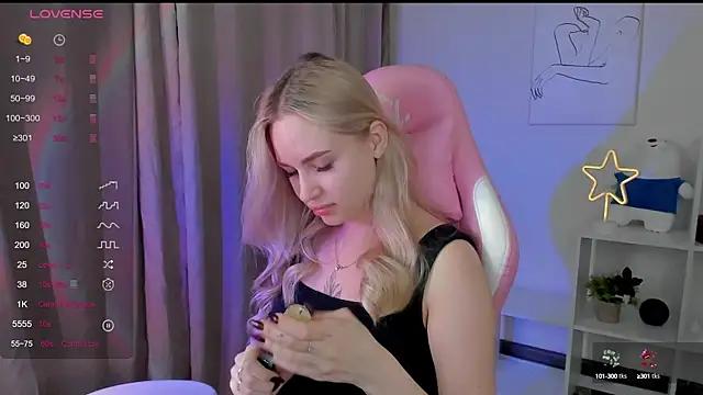 Girls: Stay up-to-date with the latest immersive cam streams gallery and try the most sensual entertainers flaunt their aroused bushes and steaming hot physiques as they lay bare and cum.