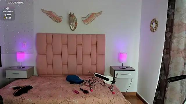 Girls: Stay up-to-date with the latest immersive cam streams gallery and try the most sensual entertainers flaunt their aroused bushes and steaming hot physiques as they lay bare and cum.