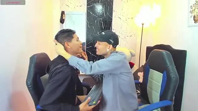 ChrisAndMaxWithBigCocks from StripChat is Freechat