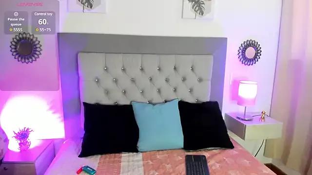 Girls: Stay up-to-date with the latest immersive cam streams gallery and try the most sensual entertainers flaunt their aroused bushes and steaming hot physiques as they lay bare and cum.