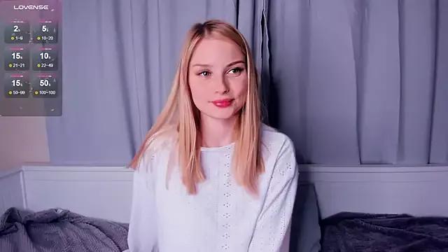 DaisyEckersley from StripChat is Freechat
