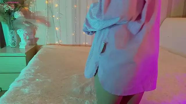 Girls: Stay up-to-date with the latest immersive cam streams gallery and try the most sensual entertainers flaunt their aroused bushes and steaming hot physiques as they lay bare and cum.