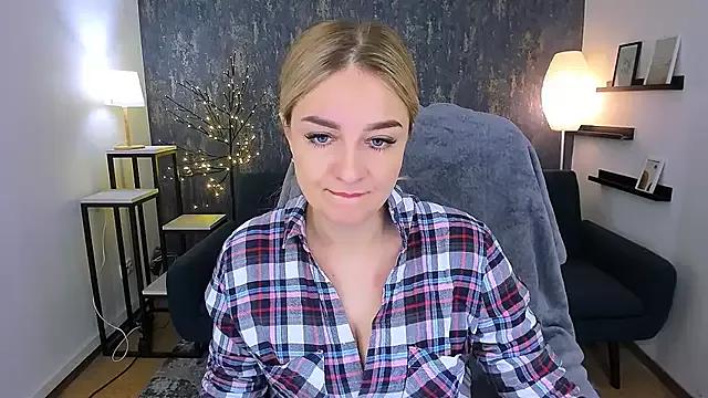 Devil_Elvie from StripChat is Freechat