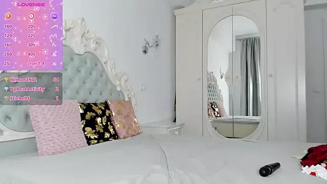 Girls: Stay up-to-date with the latest immersive cam streams gallery and try the most sensual entertainers flaunt their aroused bushes and steaming hot physiques as they lay bare and cum.