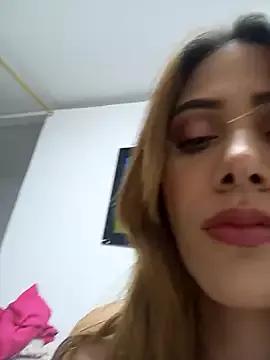 ElianaSuares from StripChat is Freechat