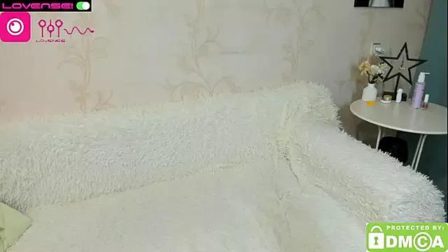 EmmaAmazingEyes from StripChat is Freechat