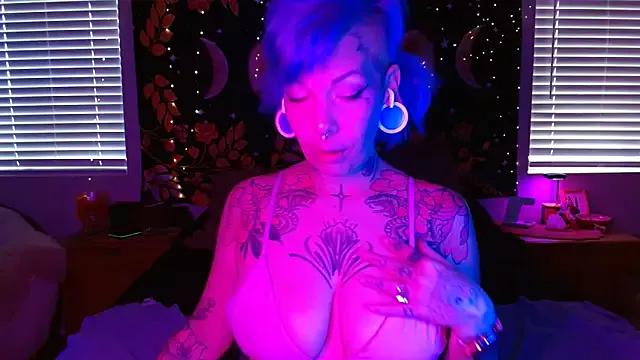 Girls: Stay up-to-date with the latest immersive cam streams gallery and try the most sensual entertainers flaunt their aroused bushes and steaming hot physiques as they lay bare and cum.