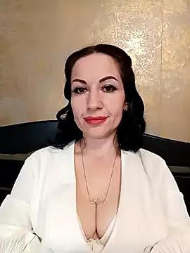 FireLily332 from StripChat is Freechat