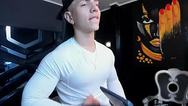 Flynn_Riider from StripChat is Freechat