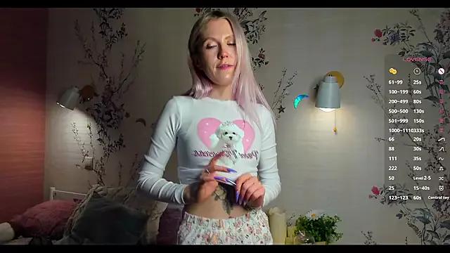 Girls: Stay up-to-date with the latest immersive cam streams gallery and try the most sensual entertainers flaunt their aroused bushes and steaming hot physiques as they lay bare and cum.