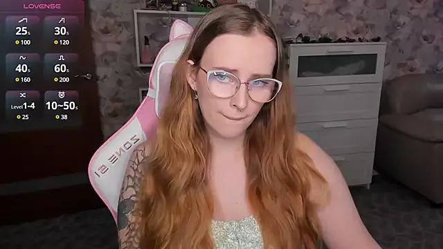 Gloria_live from StripChat is Freechat