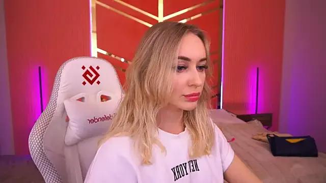 Girls: Stay up-to-date with the latest immersive cam streams gallery and try the most sensual entertainers flaunt their aroused bushes and steaming hot physiques as they lay bare and cum.
