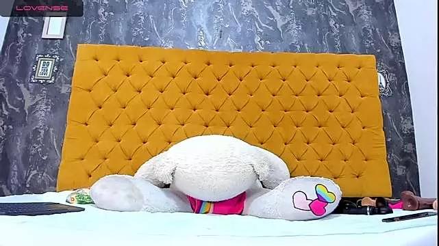 Girls: Stay up-to-date with the latest immersive cam streams gallery and try the most sensual entertainers flaunt their aroused bushes and steaming hot physiques as they lay bare and cum.