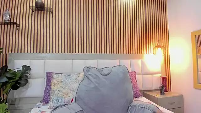 IsabelaCollinss from StripChat is Freechat