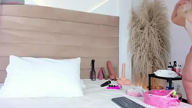 Girls: Stay up-to-date with the latest immersive cam streams gallery and try the most sensual entertainers flaunt their aroused bushes and steaming hot physiques as they lay bare and cum.