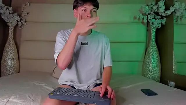 Jake_Blue_ from StripChat is Freechat