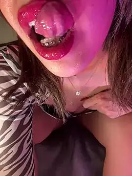 justyasminaaa from StripChat is Freechat
