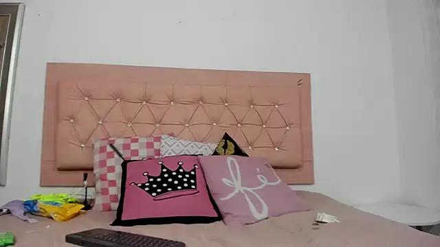 Girls: Stay up-to-date with the latest immersive cam streams gallery and try the most sensual entertainers flaunt their aroused bushes and steaming hot physiques as they lay bare and cum.