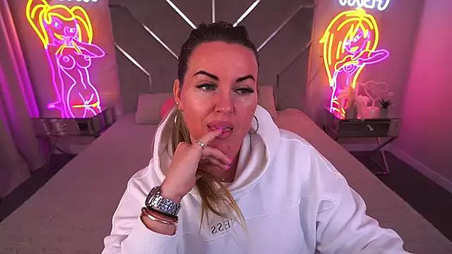 Girls: Stay up-to-date with the latest immersive cam streams gallery and try the most sensual entertainers flaunt their aroused bushes and steaming hot physiques as they lay bare and cum.