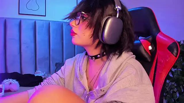 Kitty_Gang from StripChat is Freechat