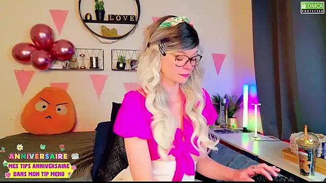 Girls: Stay up-to-date with the latest immersive cam streams gallery and try the most sensual entertainers flaunt their aroused bushes and steaming hot physiques as they lay bare and cum.