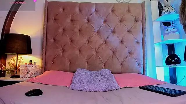 Girls: Stay up-to-date with the latest immersive cam streams gallery and try the most sensual entertainers flaunt their aroused bushes and steaming hot physiques as they lay bare and cum.