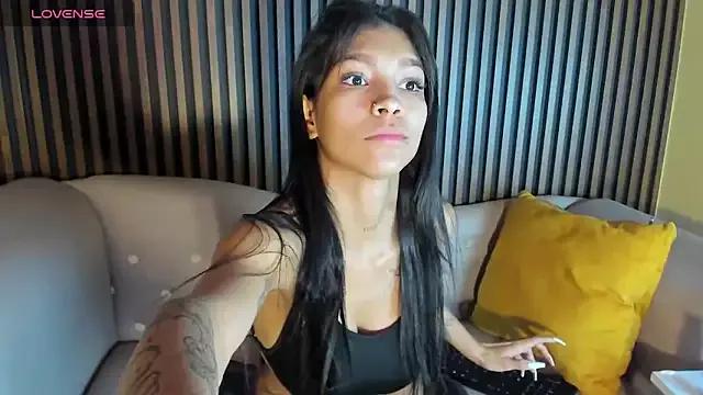 LauraAristizabal from StripChat is Freechat