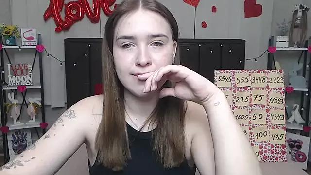 LauraHlot from StripChat is Freechat