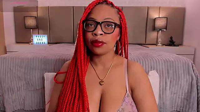 LauraRicci from StripChat is Freechat