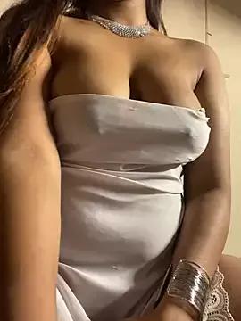 Lisa_richards from StripChat is Freechat