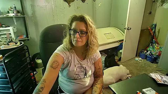 Girls: Stay up-to-date with the latest immersive cam streams gallery and try the most sensual entertainers flaunt their aroused bushes and steaming hot physiques as they lay bare and cum.