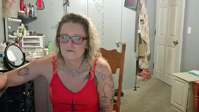 Girls: Stay up-to-date with the latest immersive cam streams gallery and try the most sensual entertainers flaunt their aroused bushes and steaming hot physiques as they lay bare and cum.