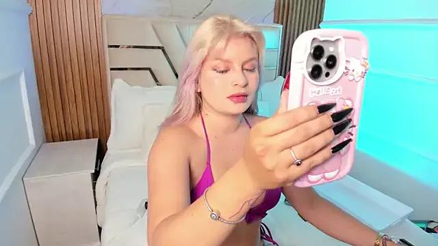 Girls: Stay up-to-date with the latest immersive cam streams gallery and try the most sensual entertainers flaunt their aroused bushes and steaming hot physiques as they lay bare and cum.