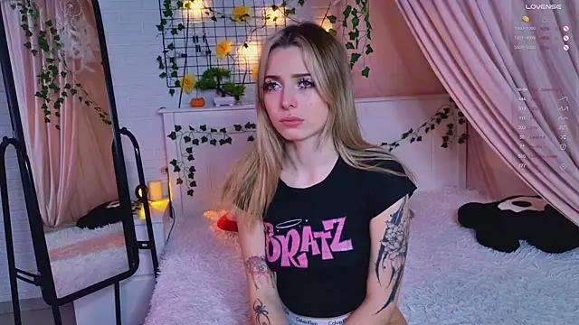 Girls: Stay up-to-date with the latest immersive cam streams gallery and try the most sensual entertainers flaunt their aroused bushes and steaming hot physiques as they lay bare and cum.